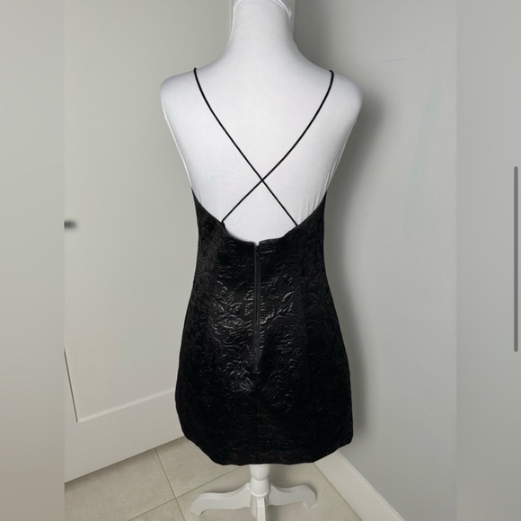 Alice + Olivia Tayla Dress in Black/Size 6 - Picture 6 of 10